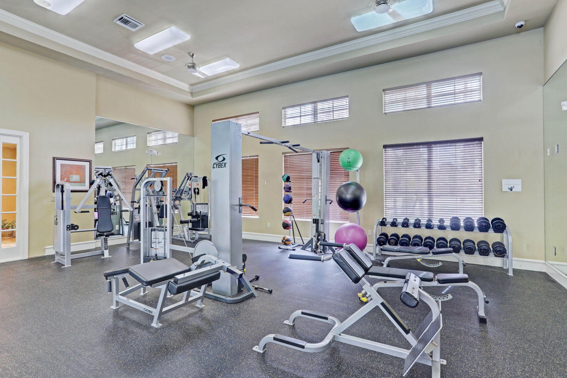 Unit 203 photo 22