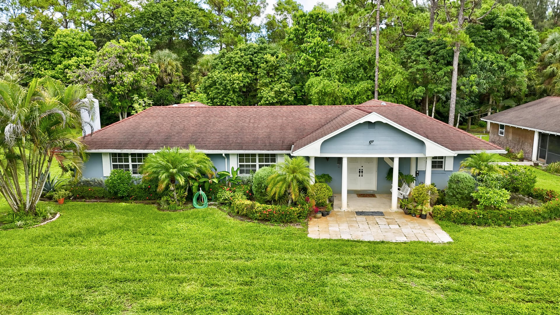 Residence photo 16