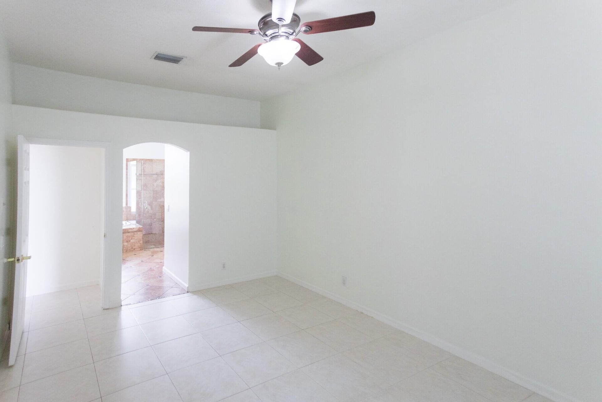 Residence photo 16