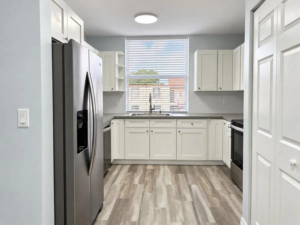 Unit 208 photo 10