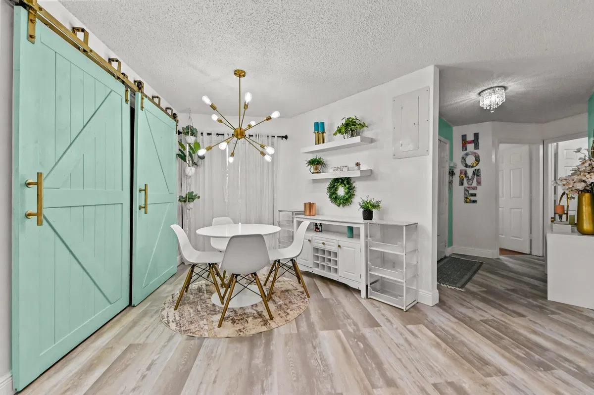 Residence photo 10