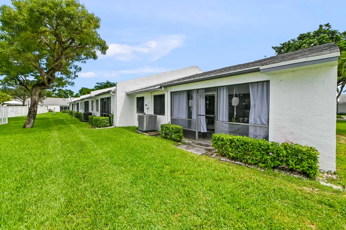 Residence photo 22
