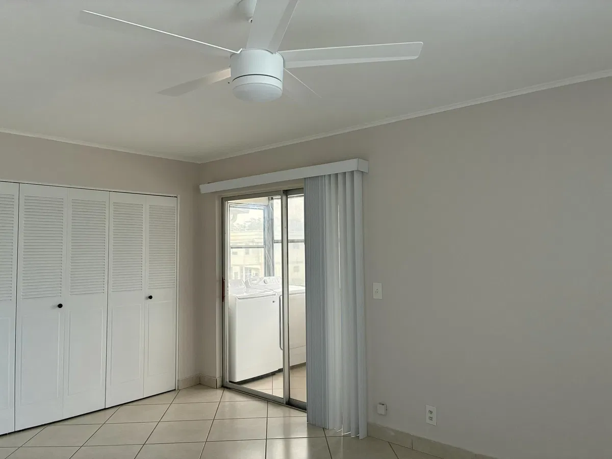  Residence photo 16