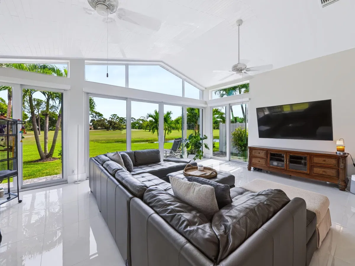 Eastpointe Country Club Residence photo 61