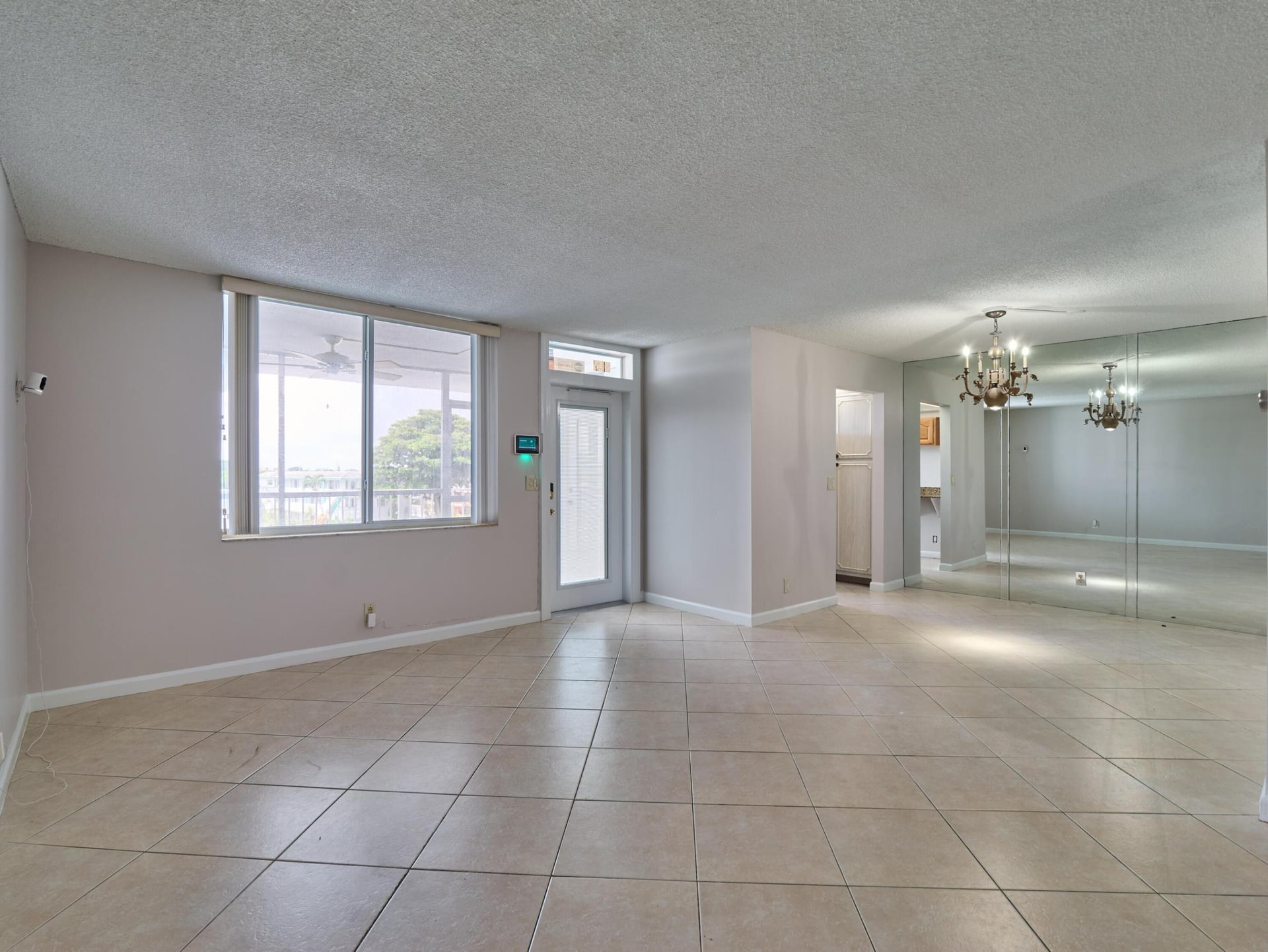Unit 402 photo 7