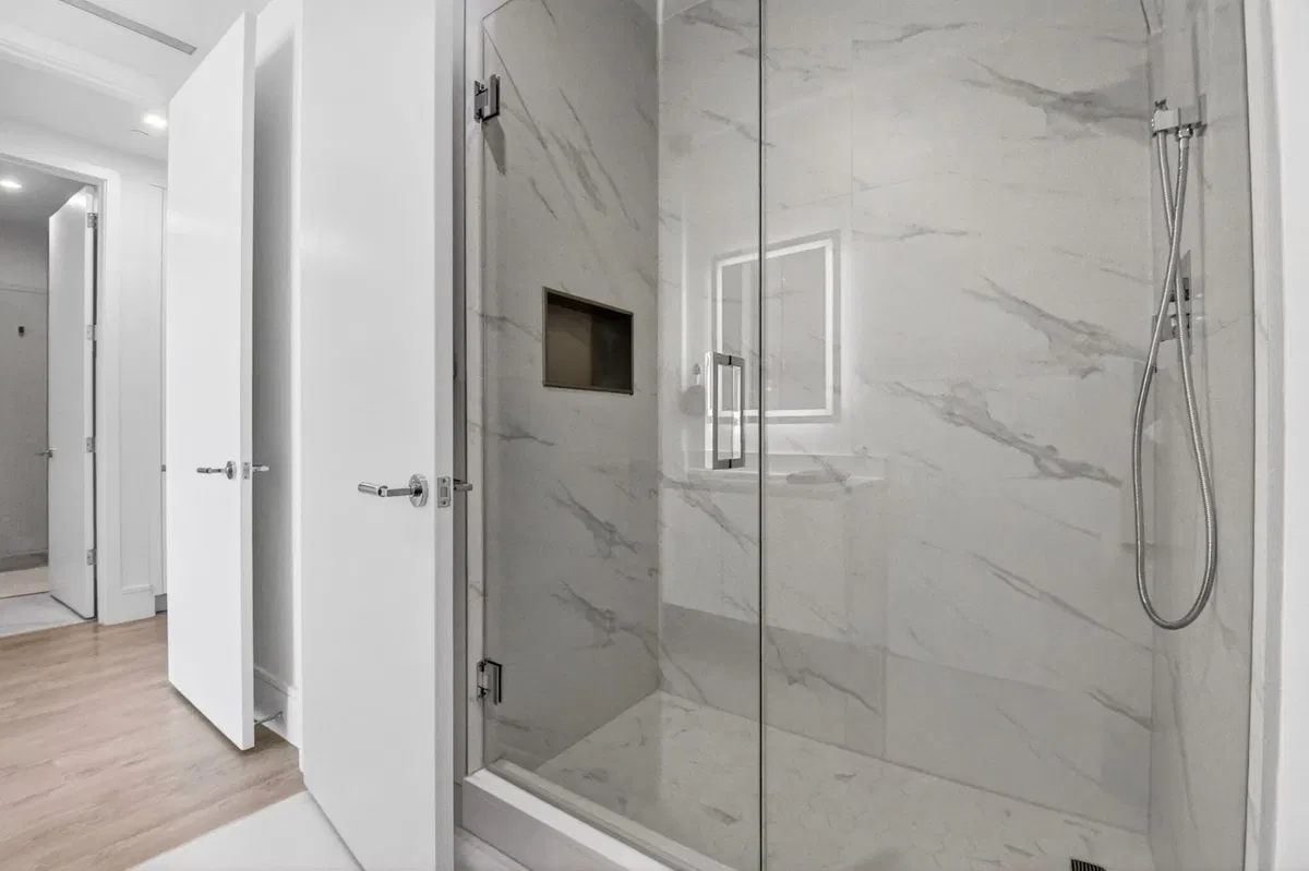 Nautilus 220 Unit 1708 photo 40