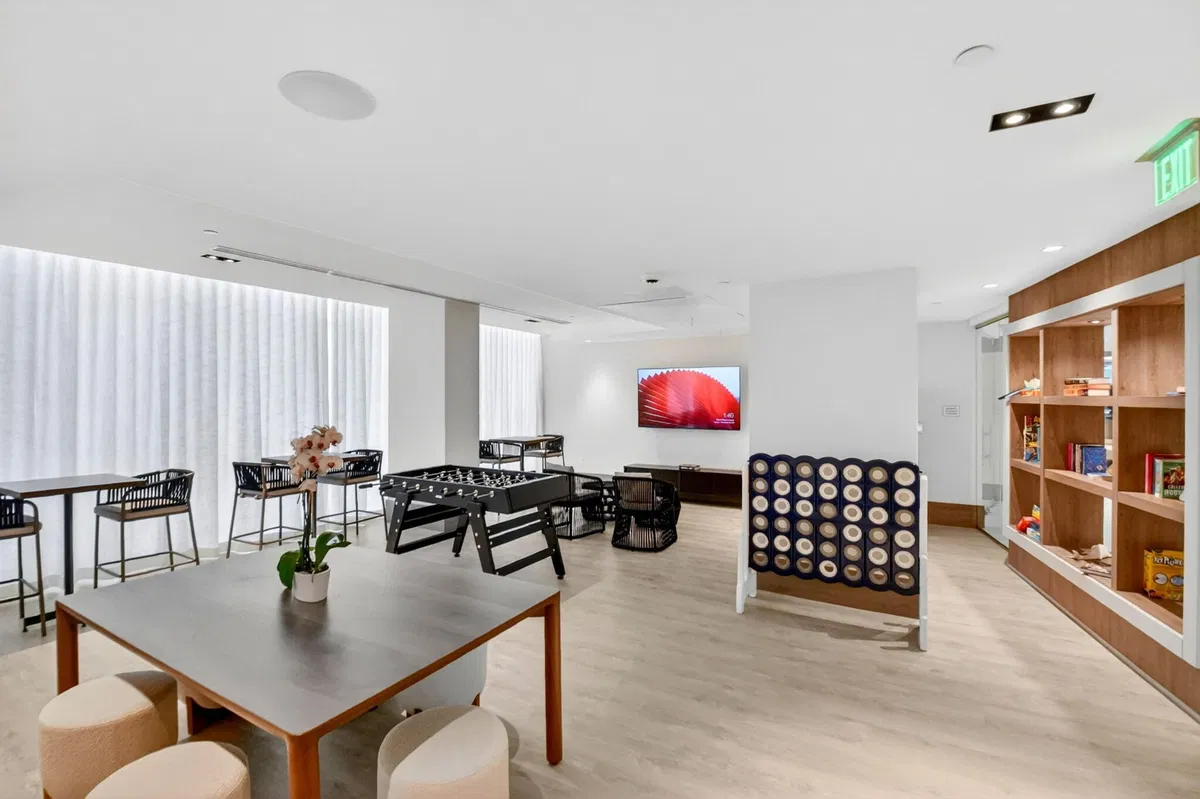 Nautilus 220 Unit 1708 photo 70