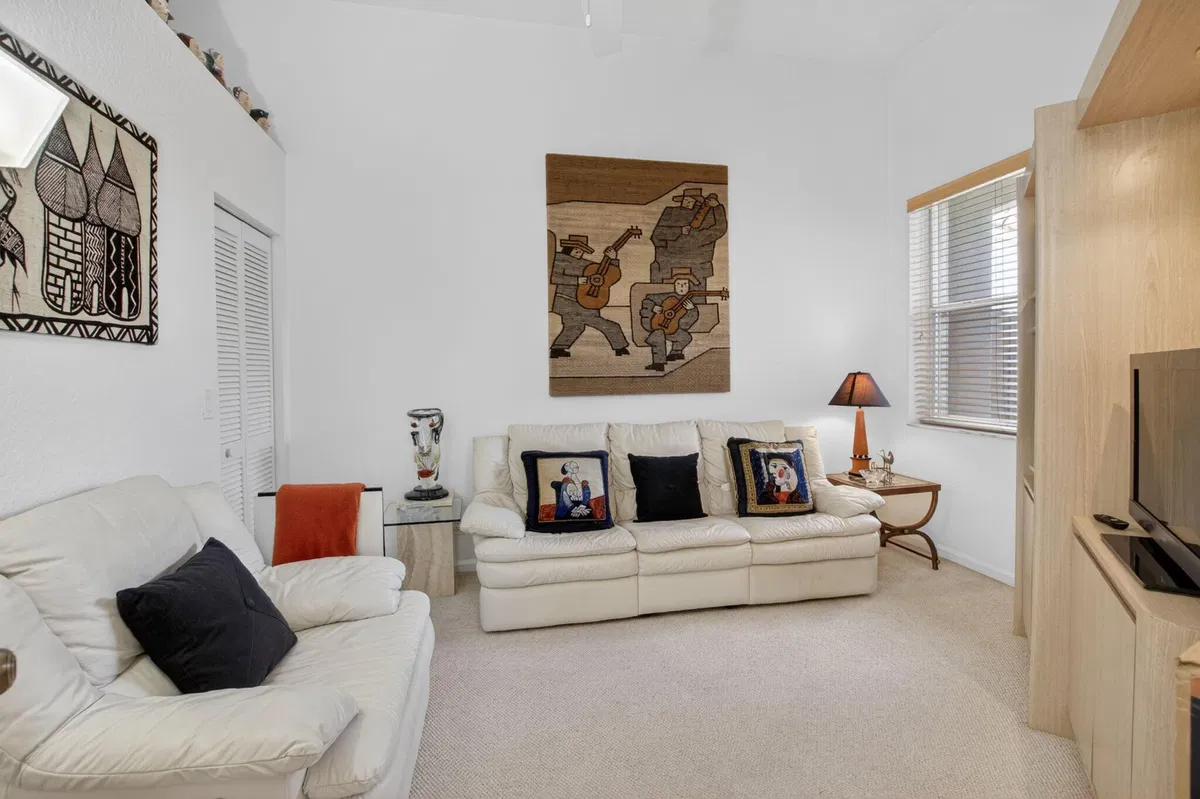 Residence photo 28