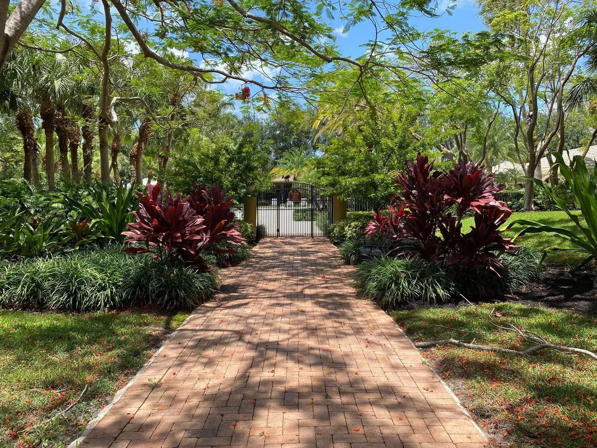 Residence photo 73