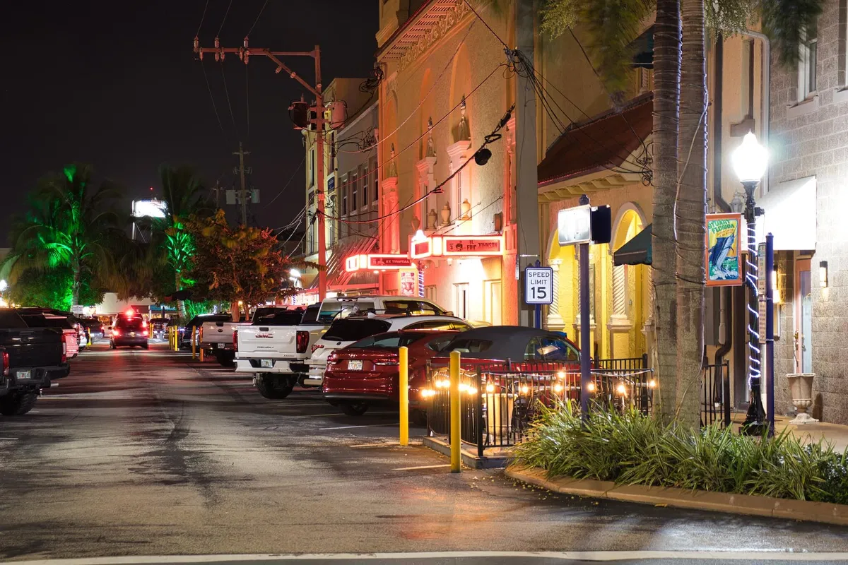 Unit Apt g photo 70