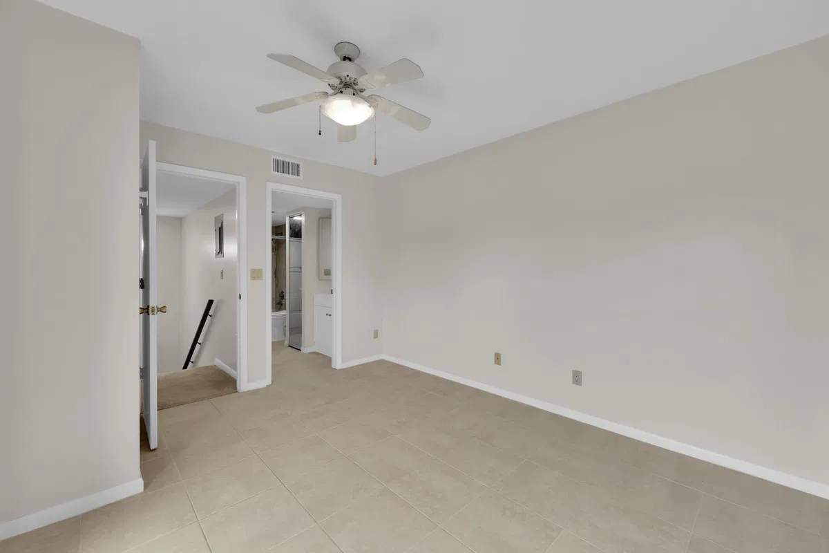Unit 806 photo 34