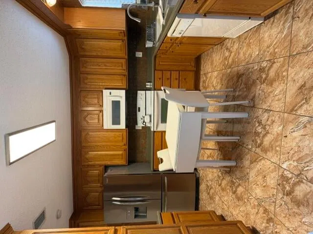  Unit B photo 16