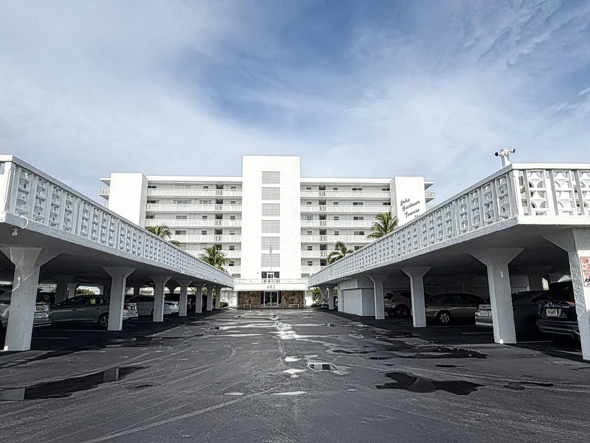 Unit 802 photo 37