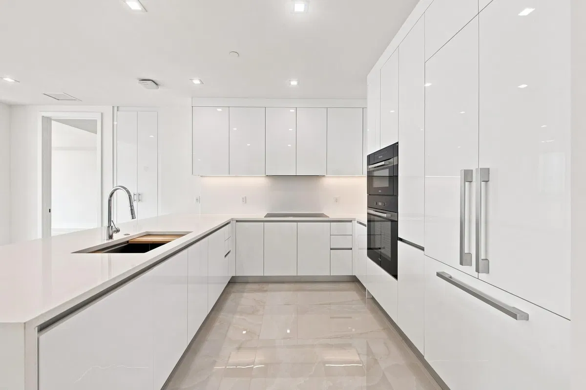 Nautilus 220 Unit 1407 photo 10