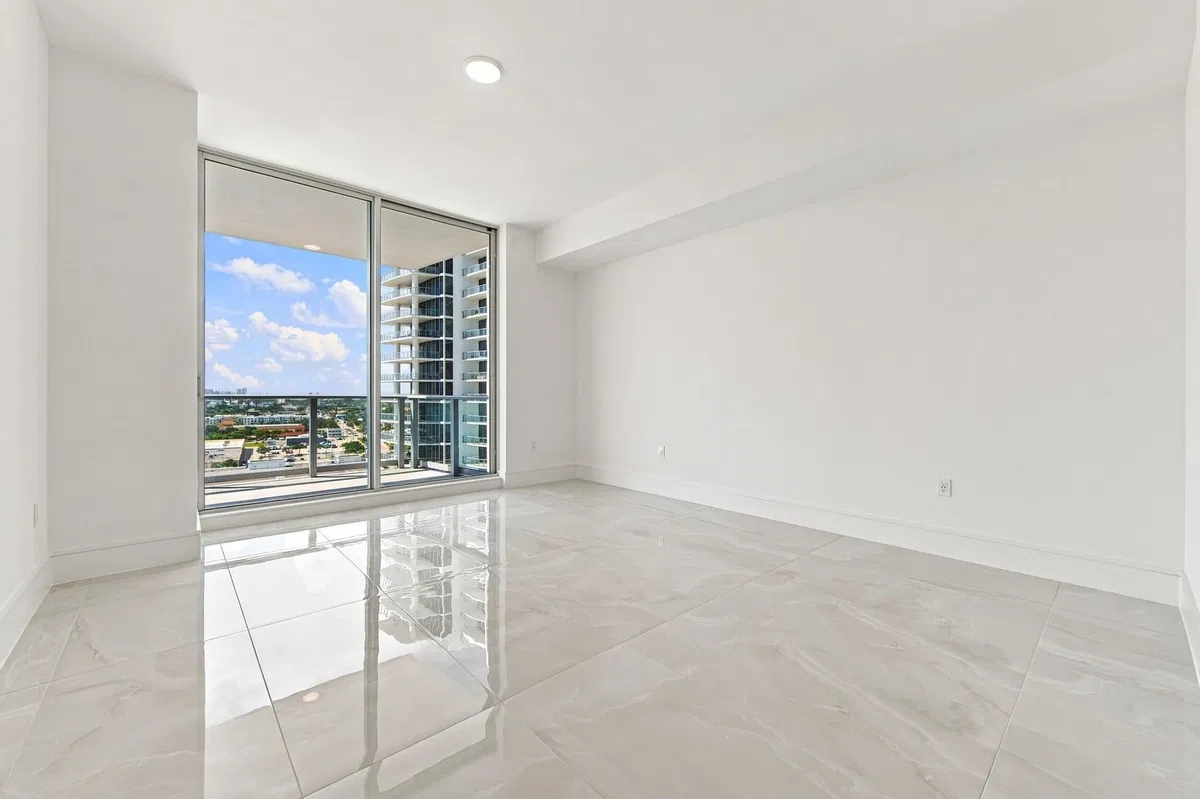 Nautilus 220 Unit 1407 photo 13