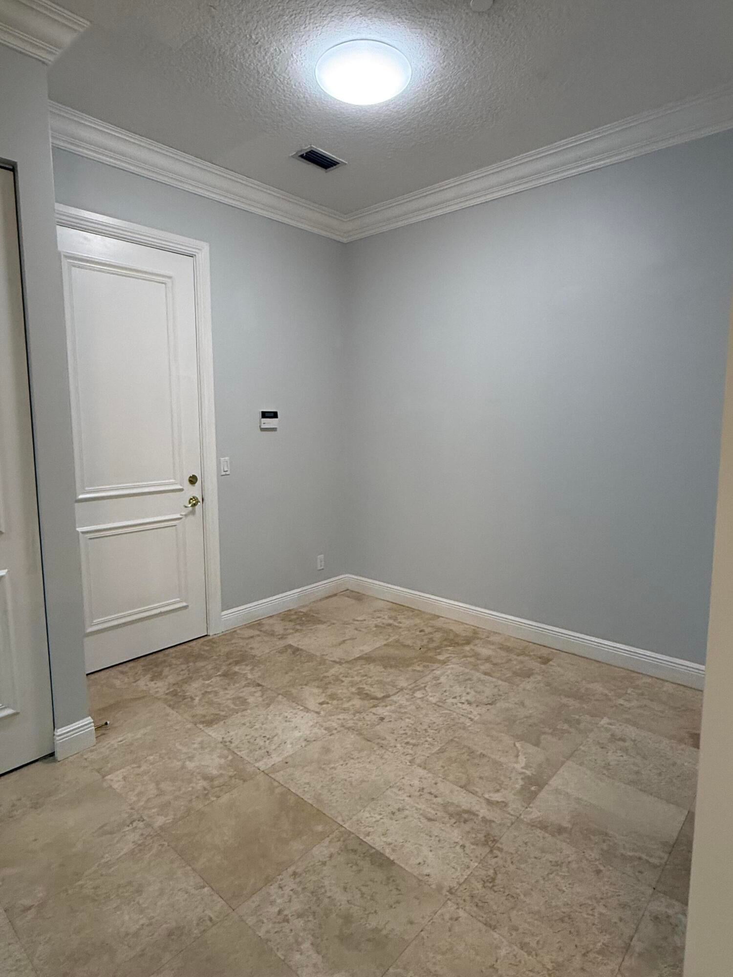 Residence photo 4