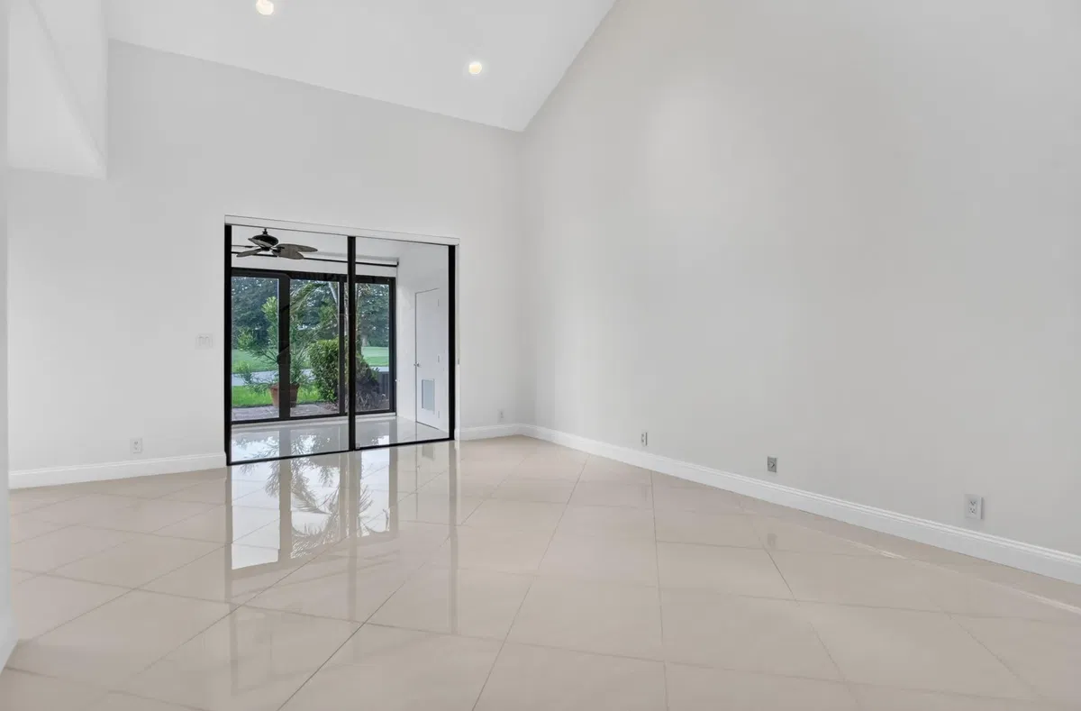  Residence photo 16