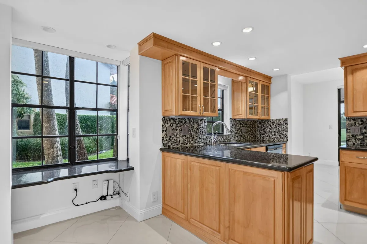  Residence photo 25