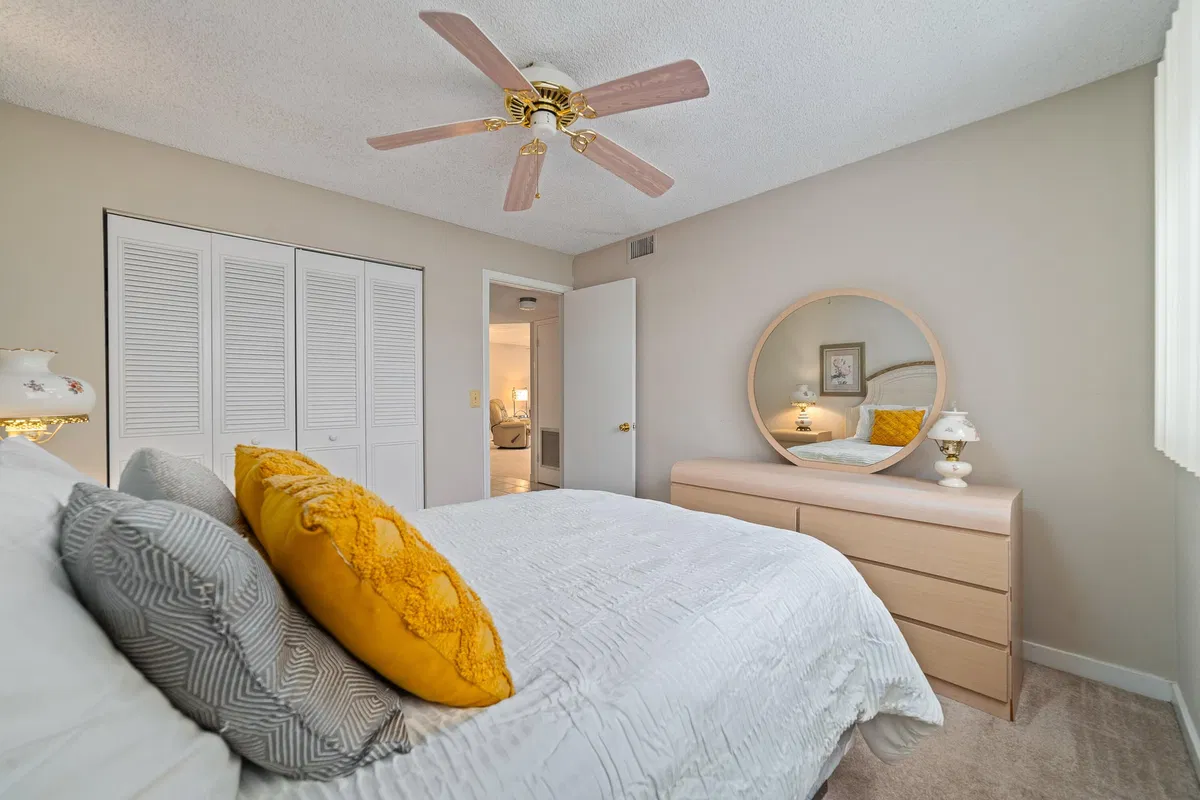 Unit 307 photo 16