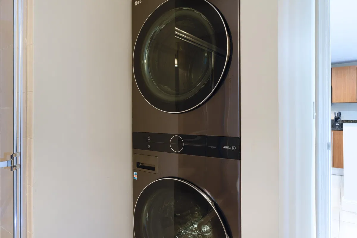 610 Clematis Unit 406 photo 16