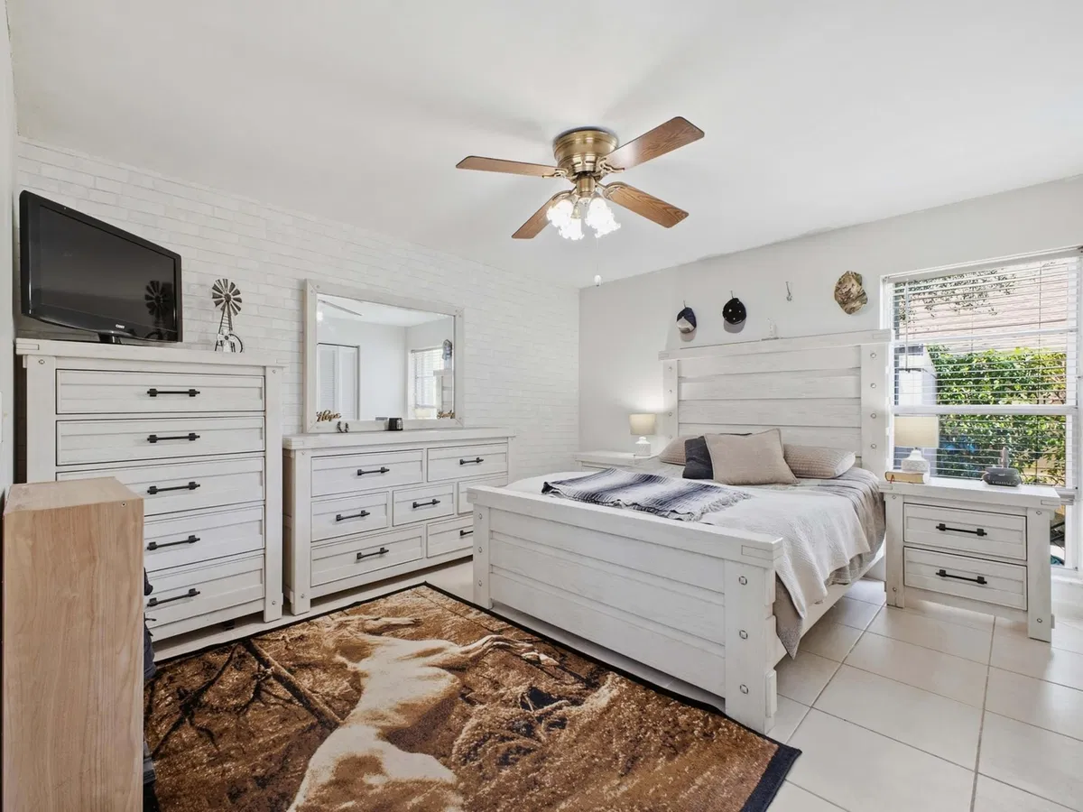 Residence photo 19