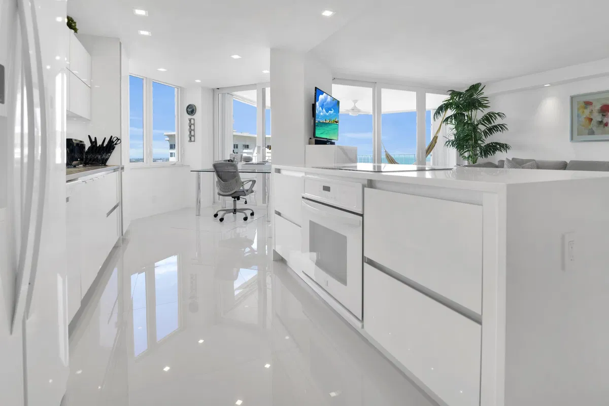 550 S Ocean Boca Unit 2203 photo 13
