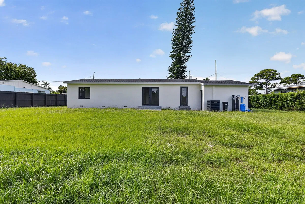  Residence photo 34