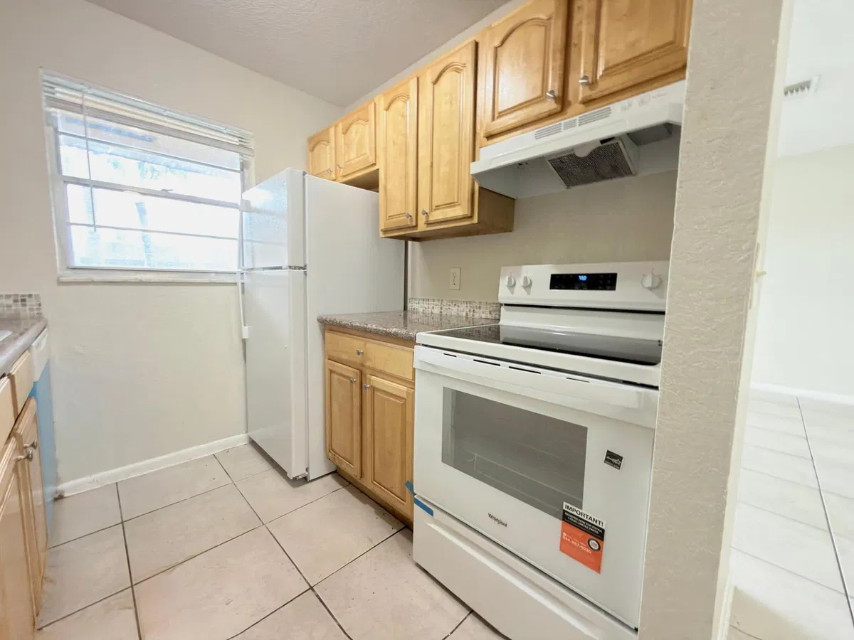 Unit 209 photo 4