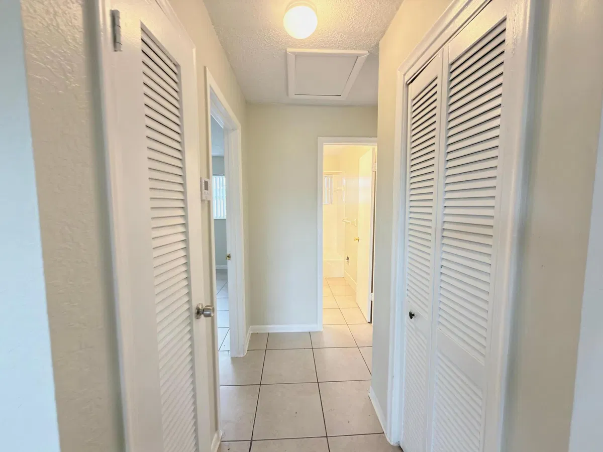 Unit 209 photo 7