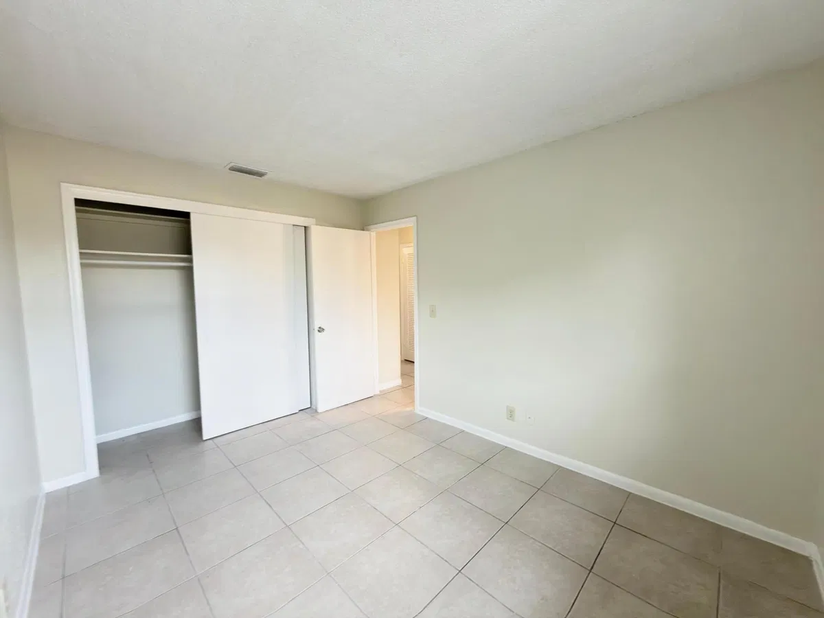 Unit 209 photo 13