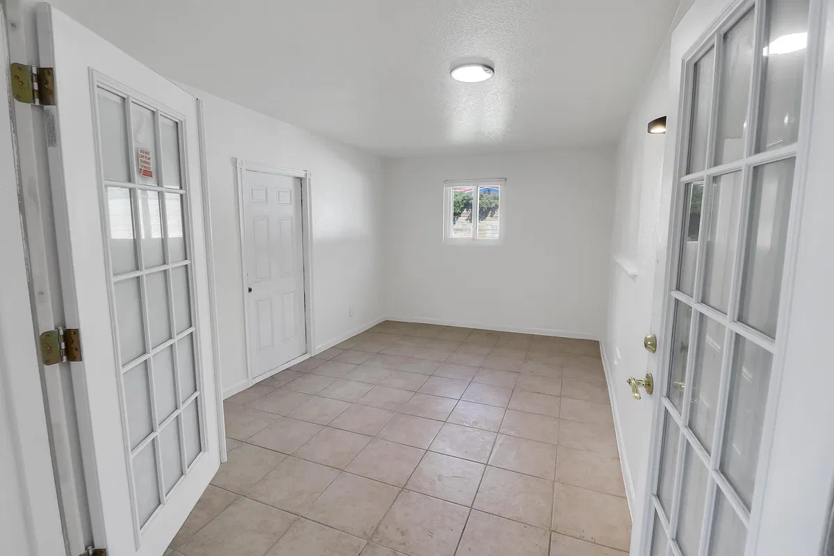 Residence photo 16