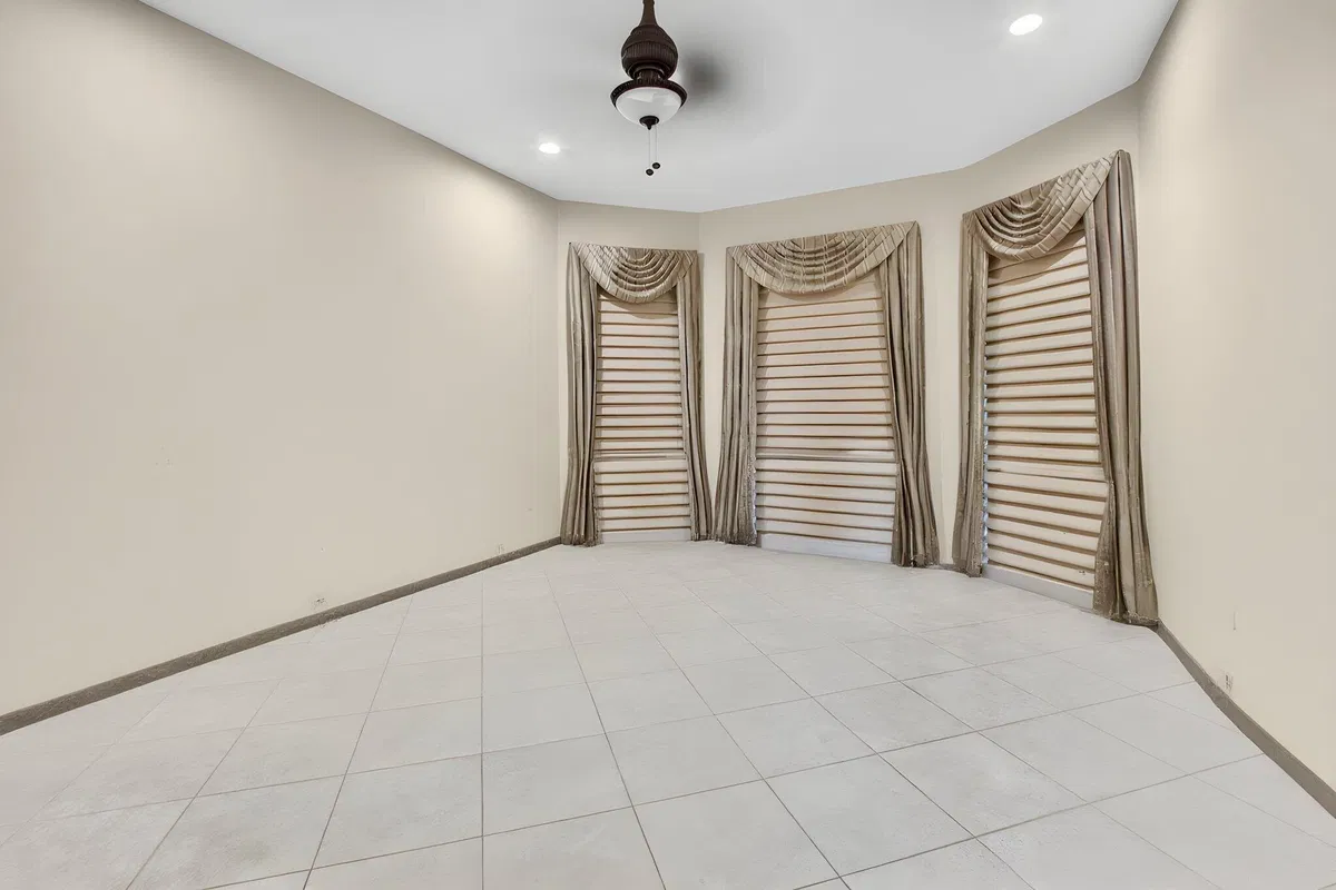 Residence photo 13