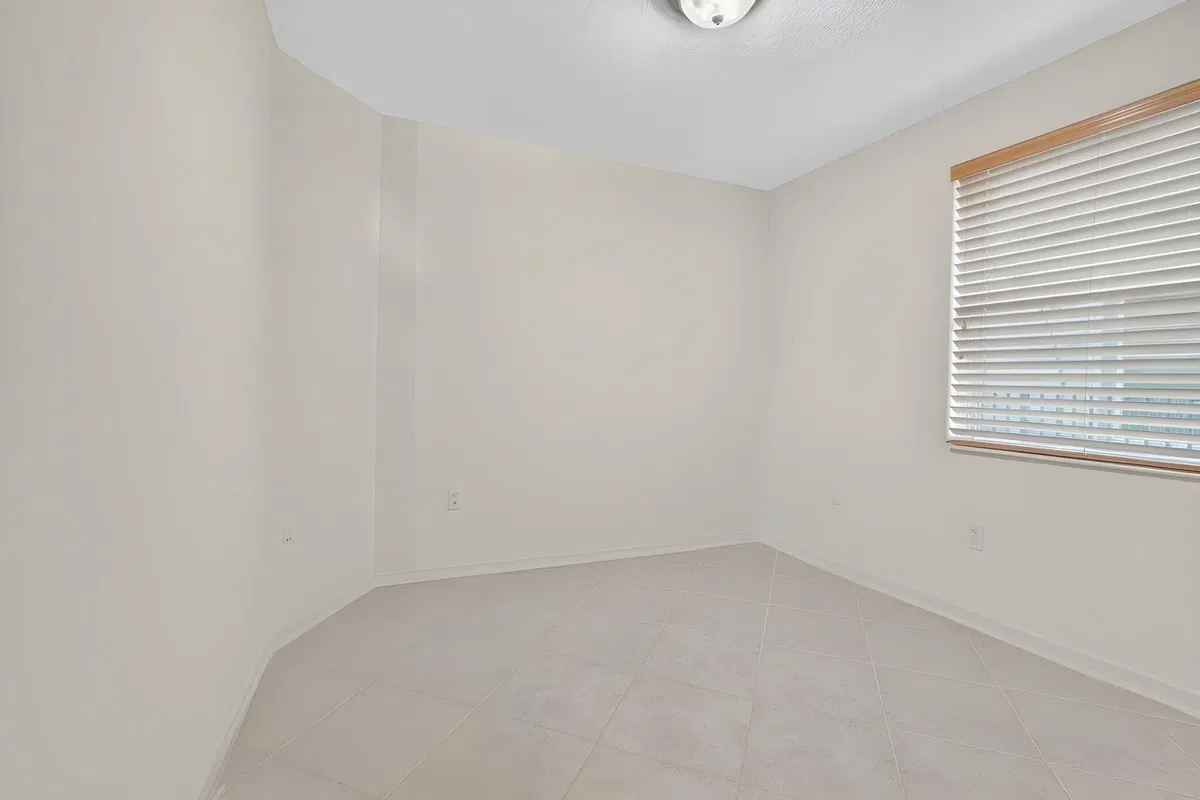 Residence photo 19