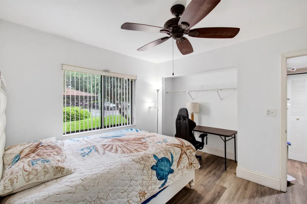 Residence photo 25