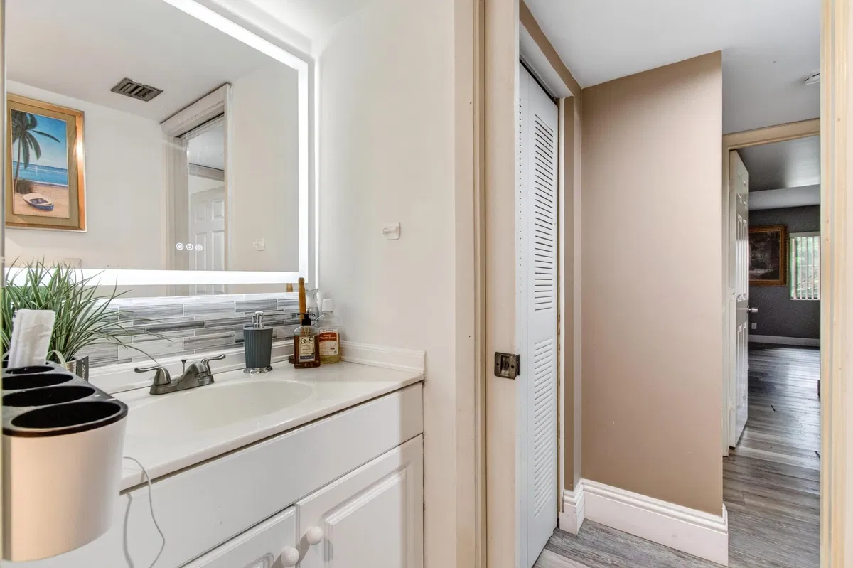 Residence photo 28