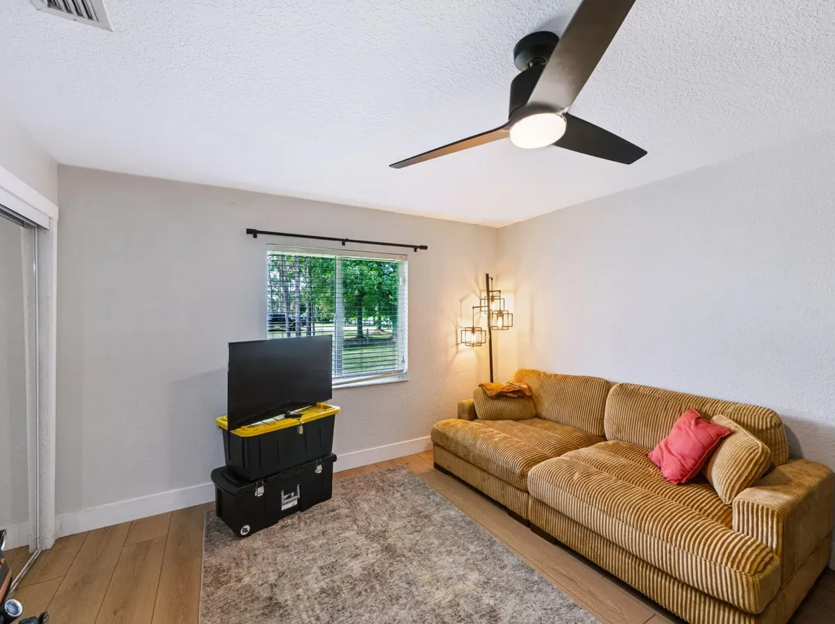  Residence photo 13