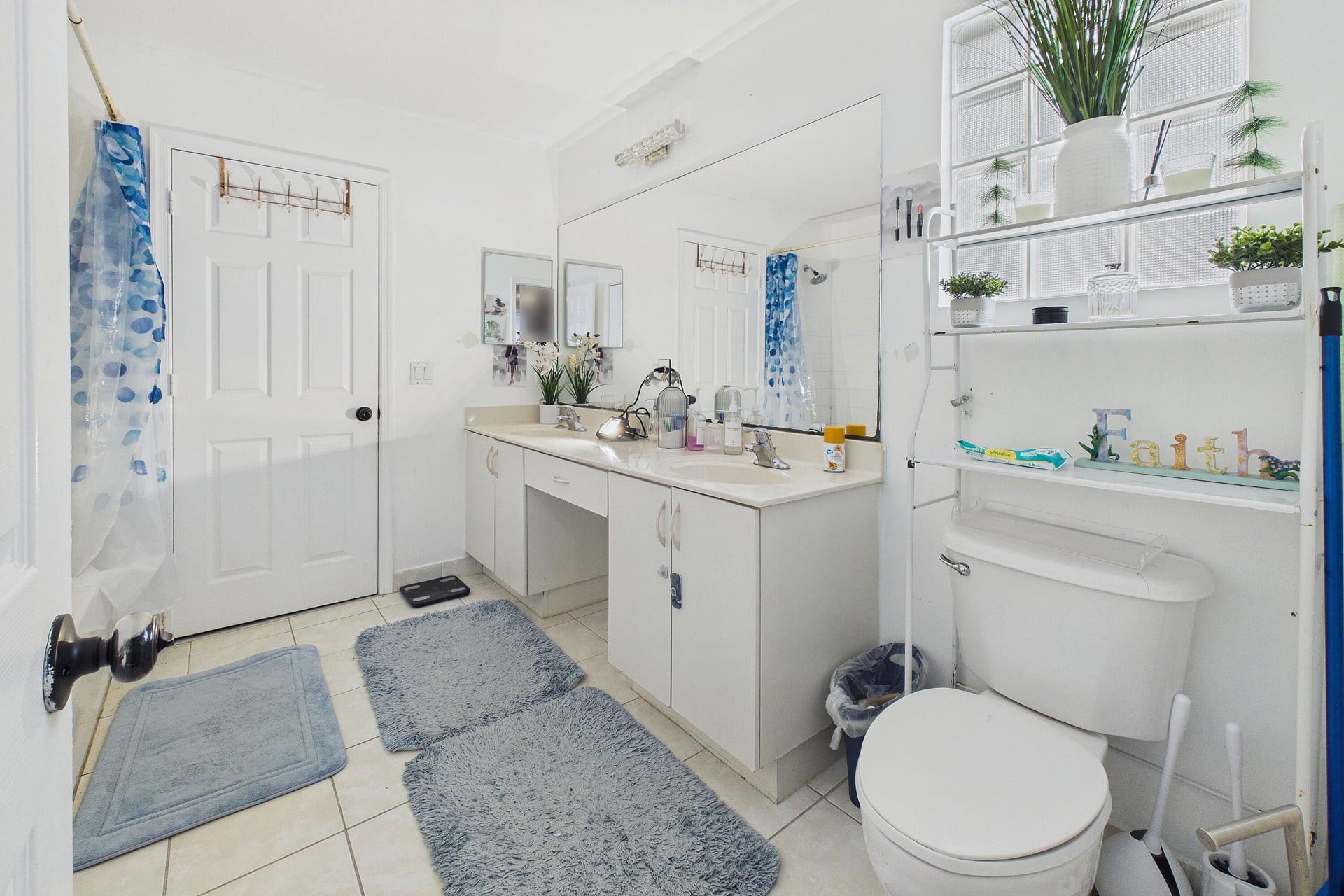 Residence photo 19