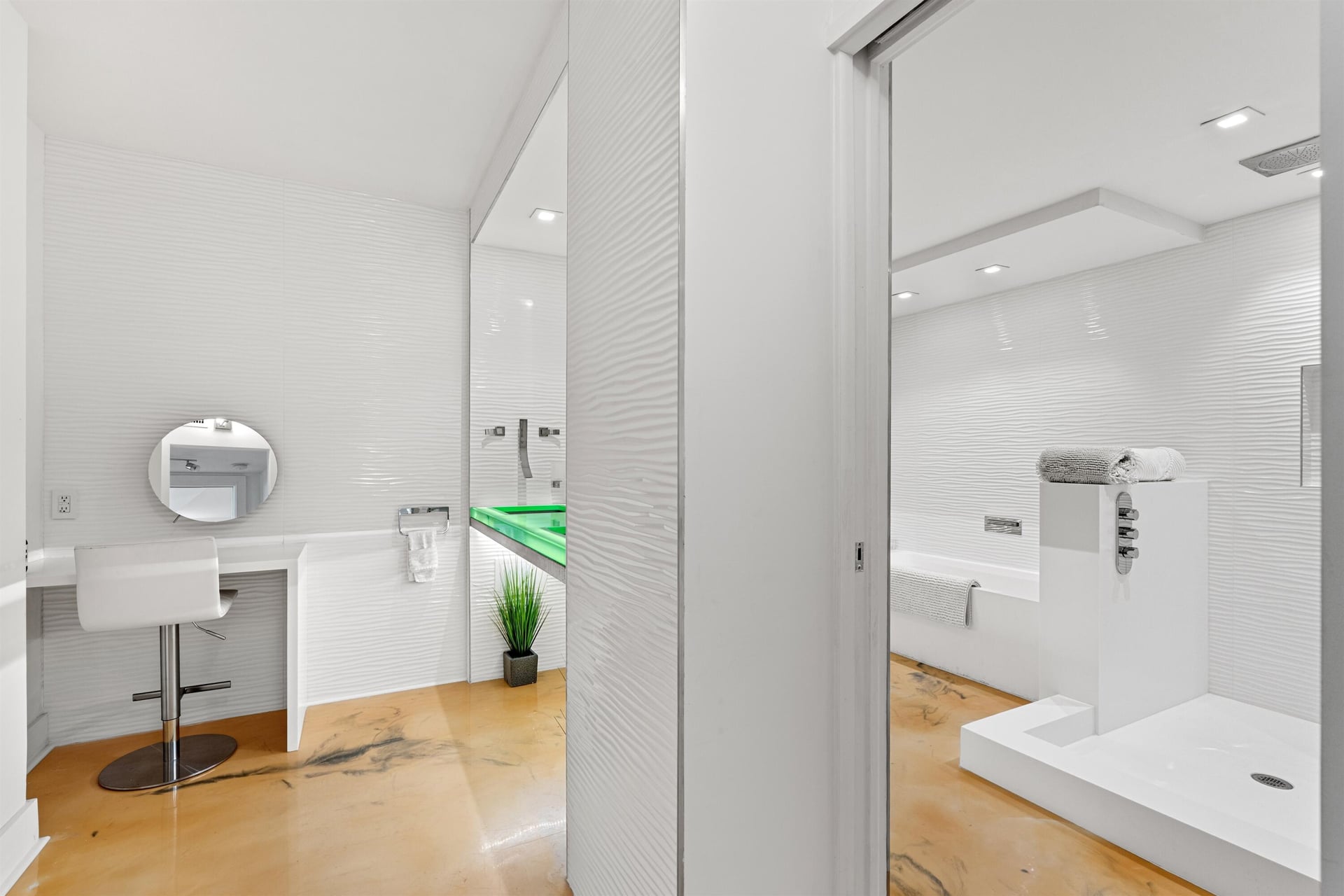 Unit 505 photo 31