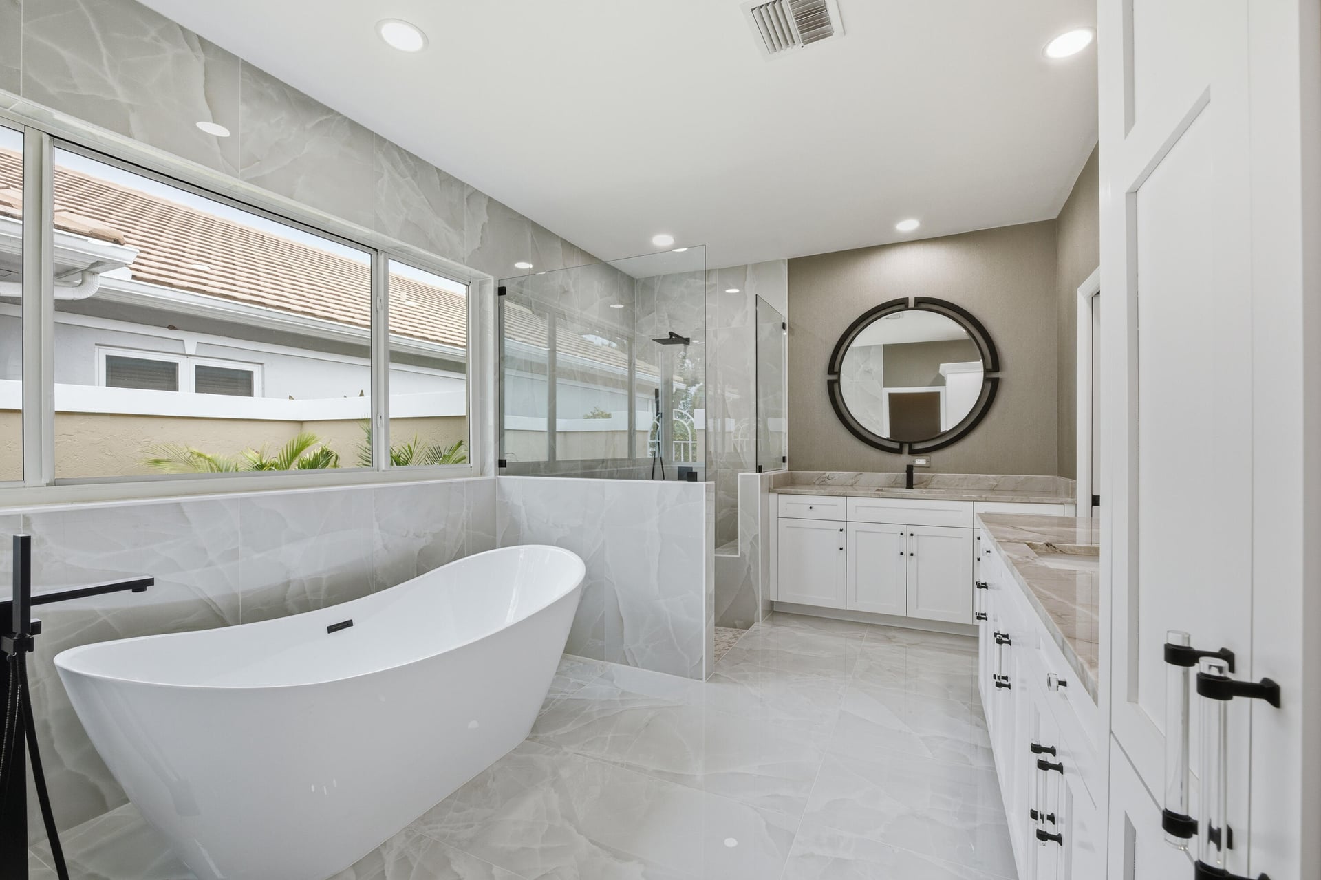 Monarch Country Club Residence photo 46