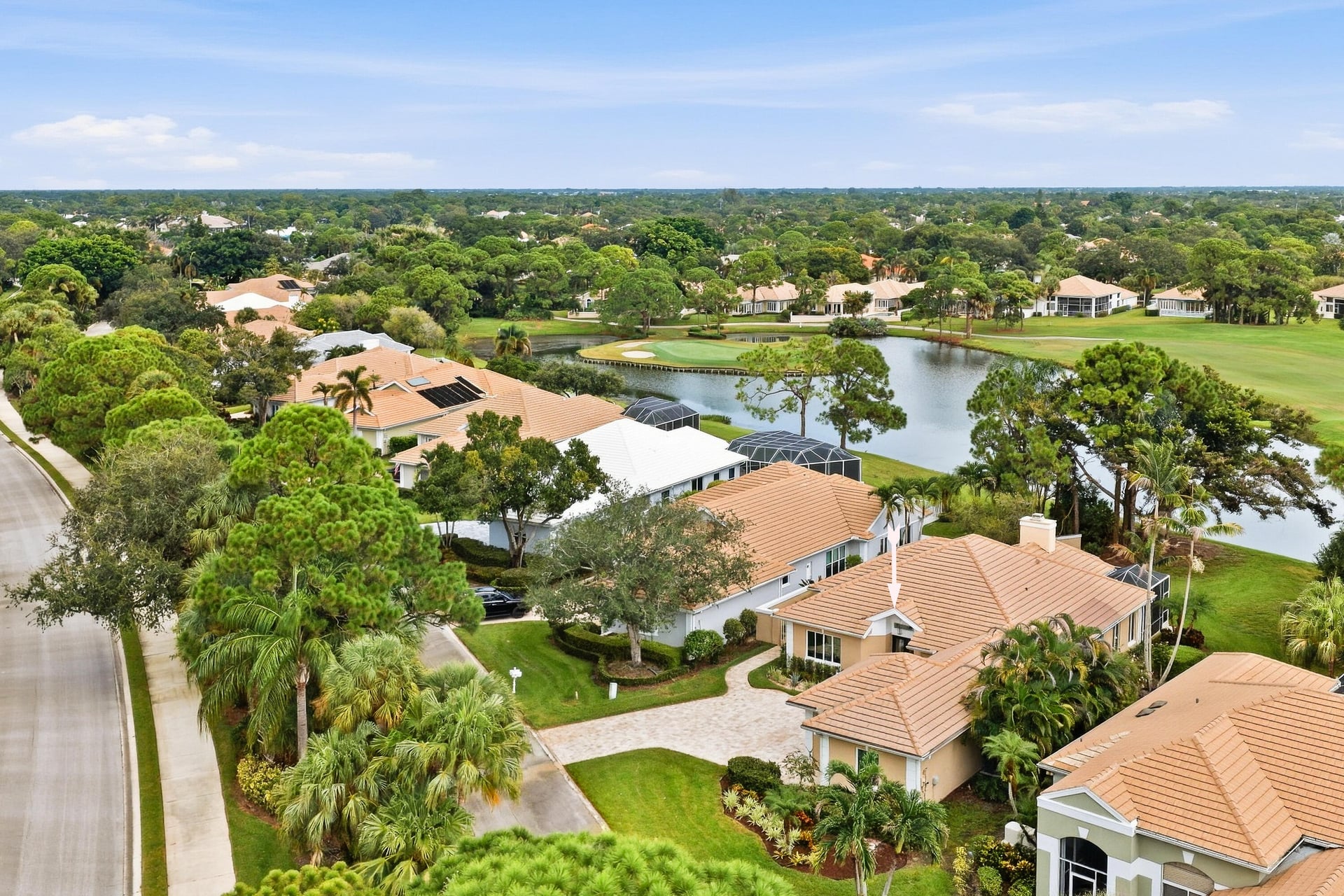 Monarch Country Club Residence photo 64
