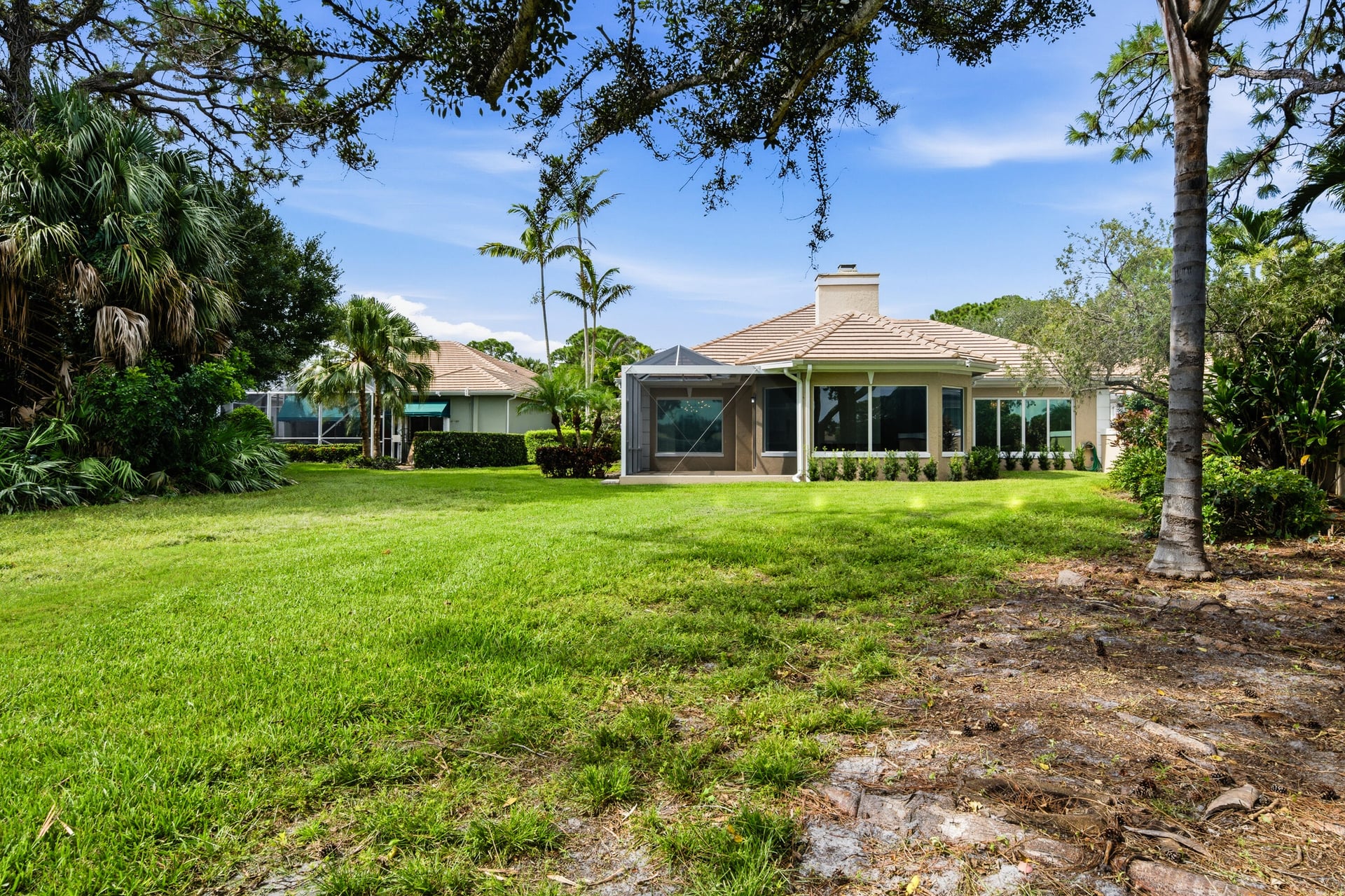 Monarch Country Club Residence photo 73