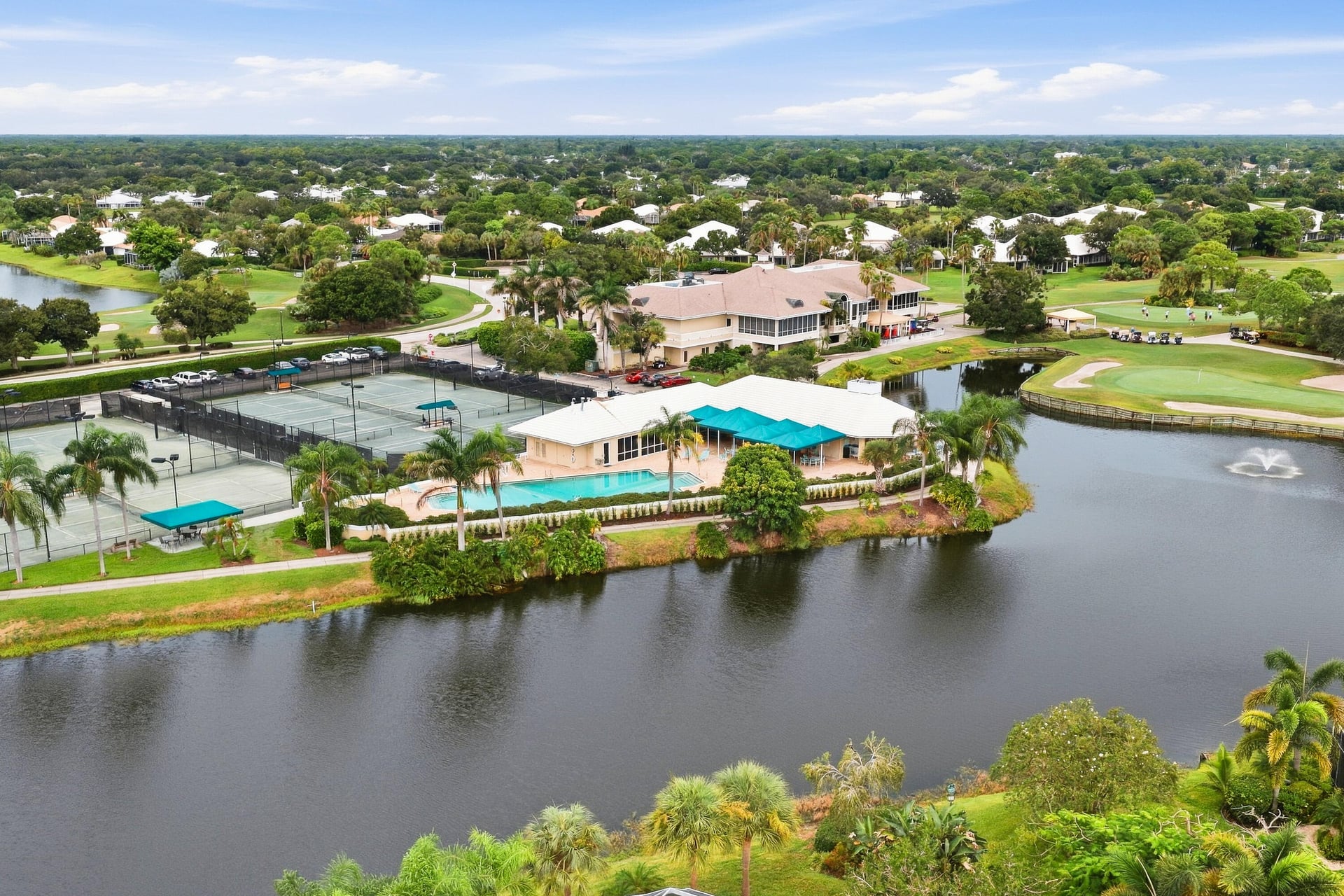 Monarch Country Club Residence photo 79