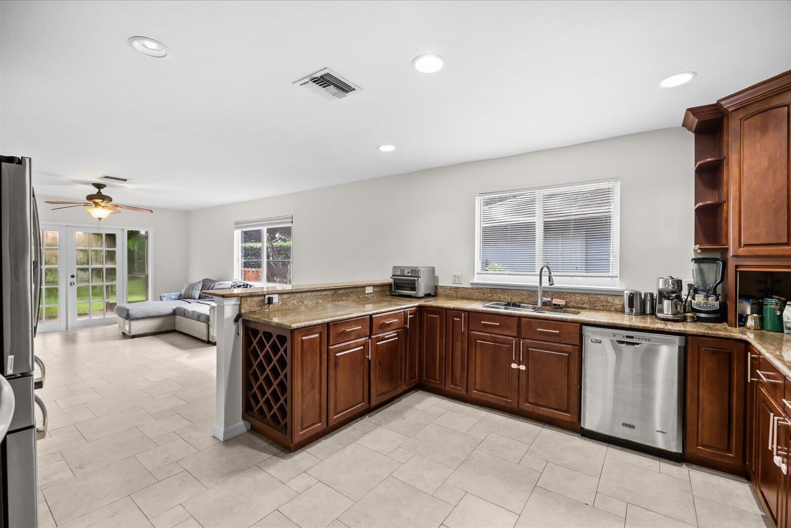 Residence photo 19