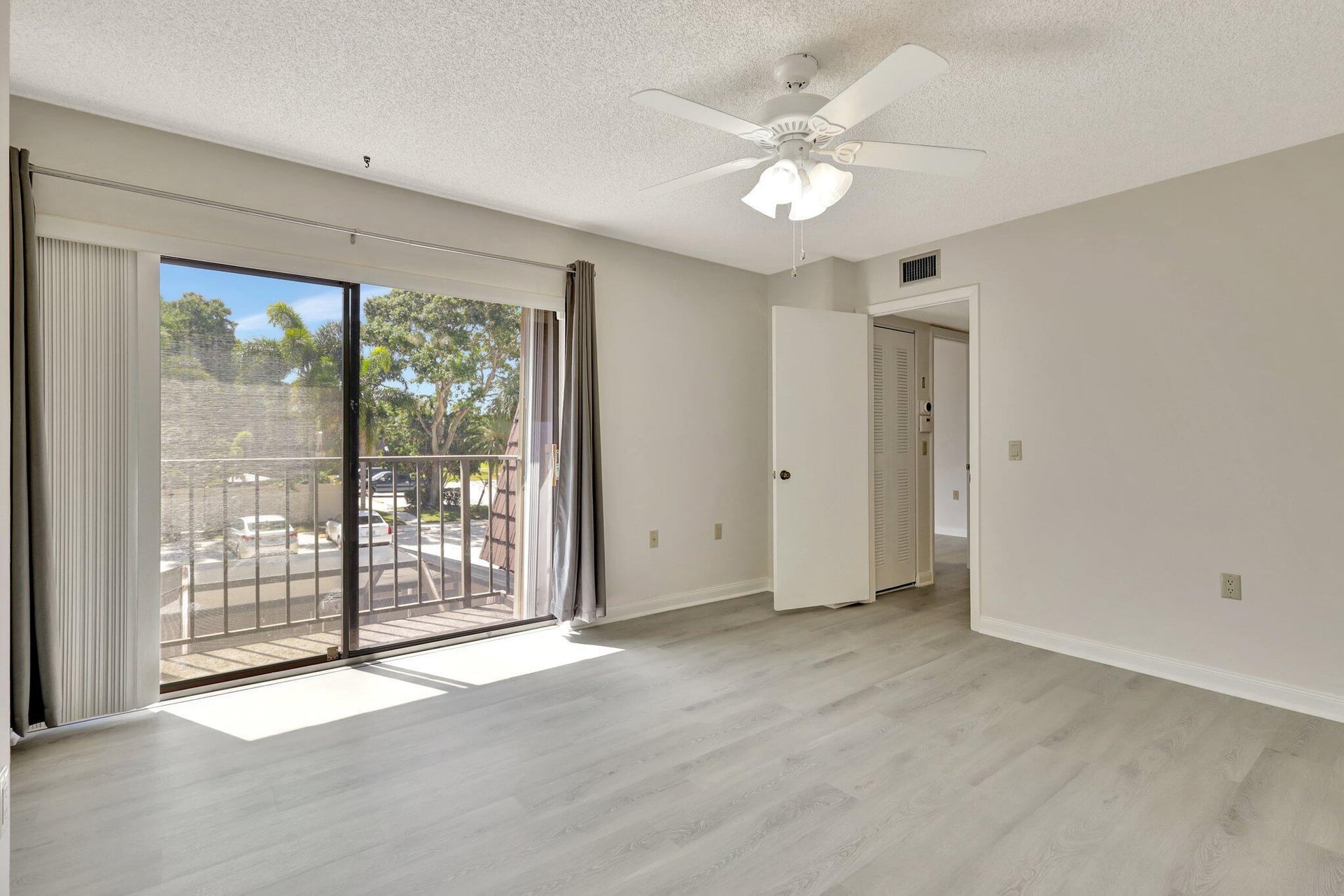 Residence photo 25