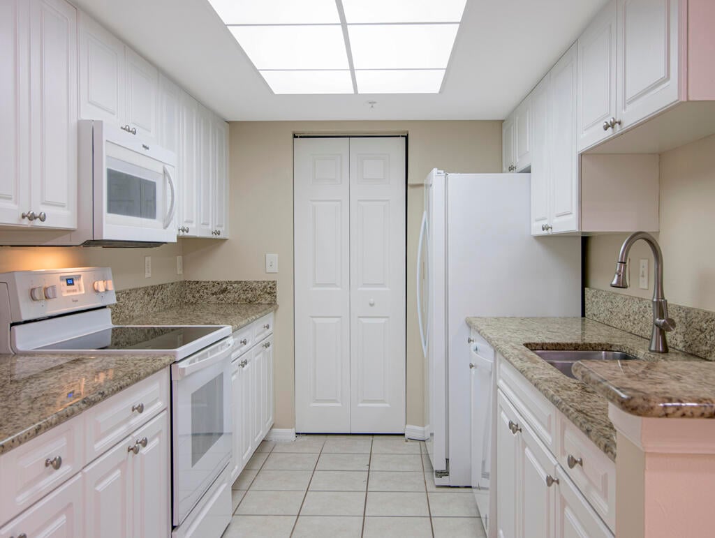  Unit 109 photo 10