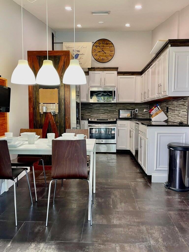  Residence photo 16