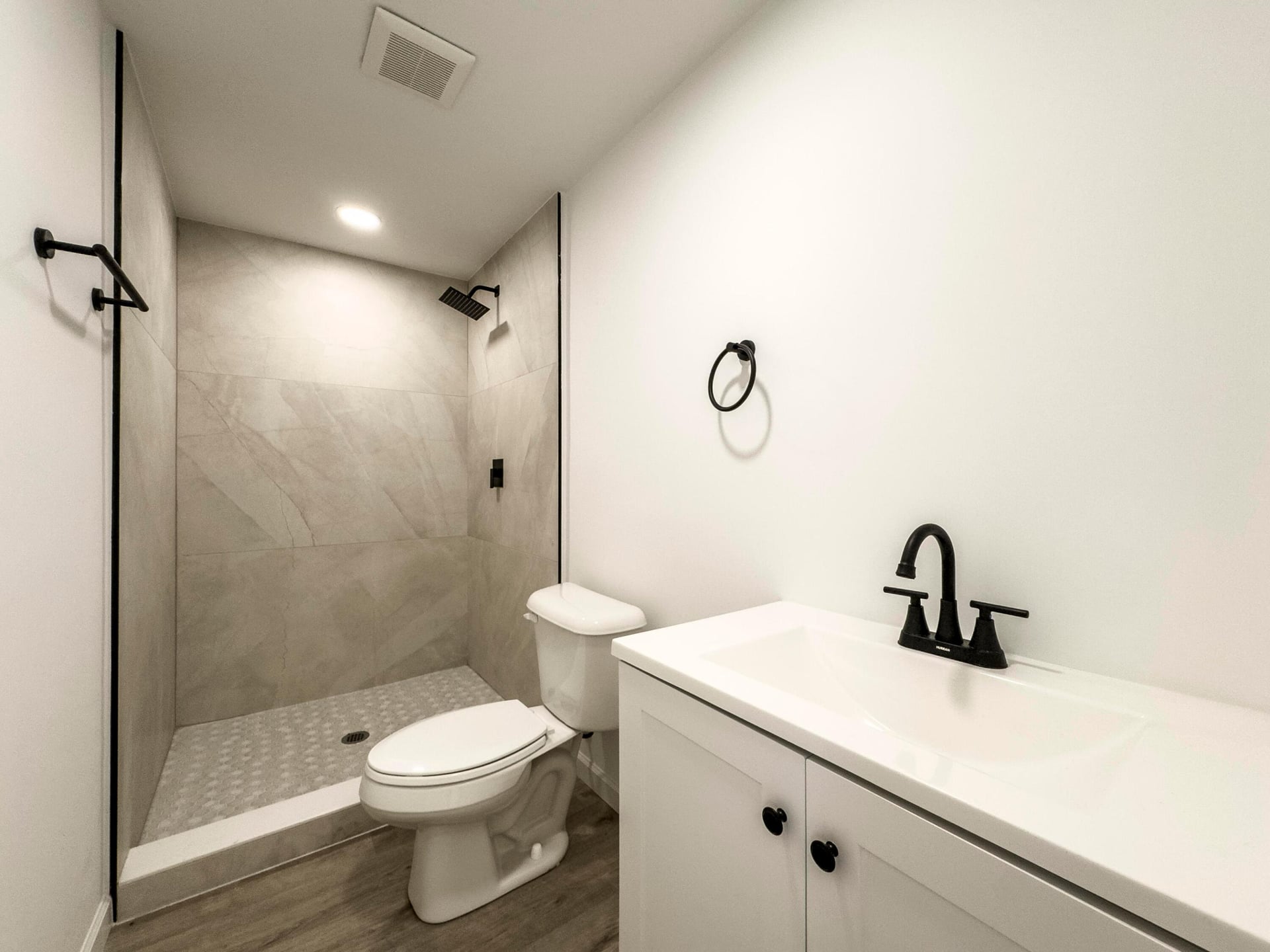 Unit 826 photo 10