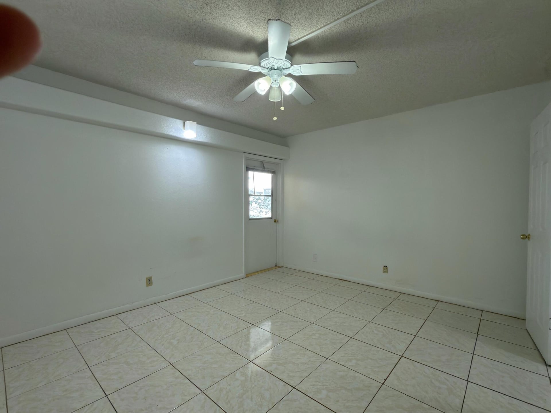  Unit 0140 photo 10