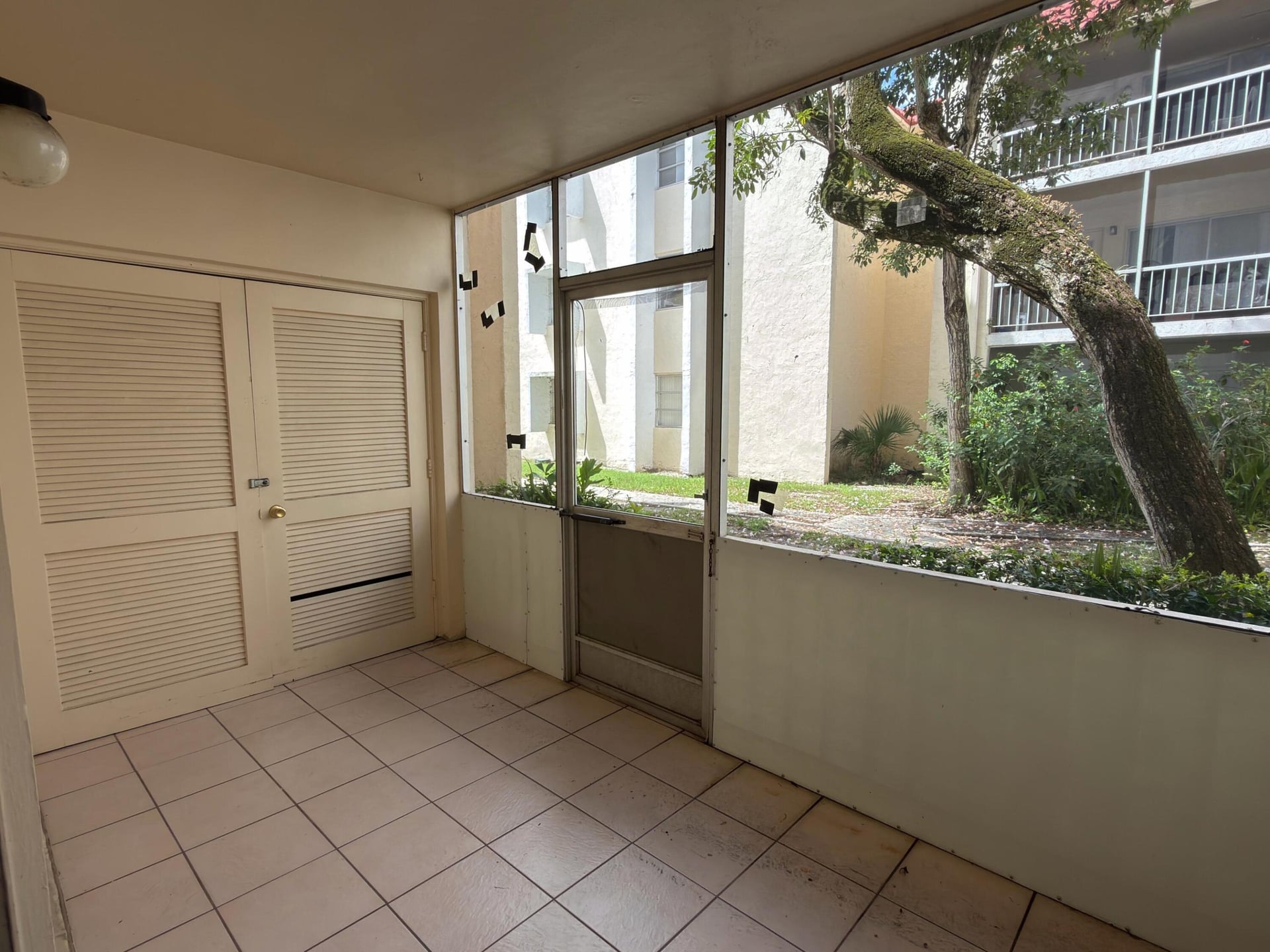  Unit 0140 photo 13
