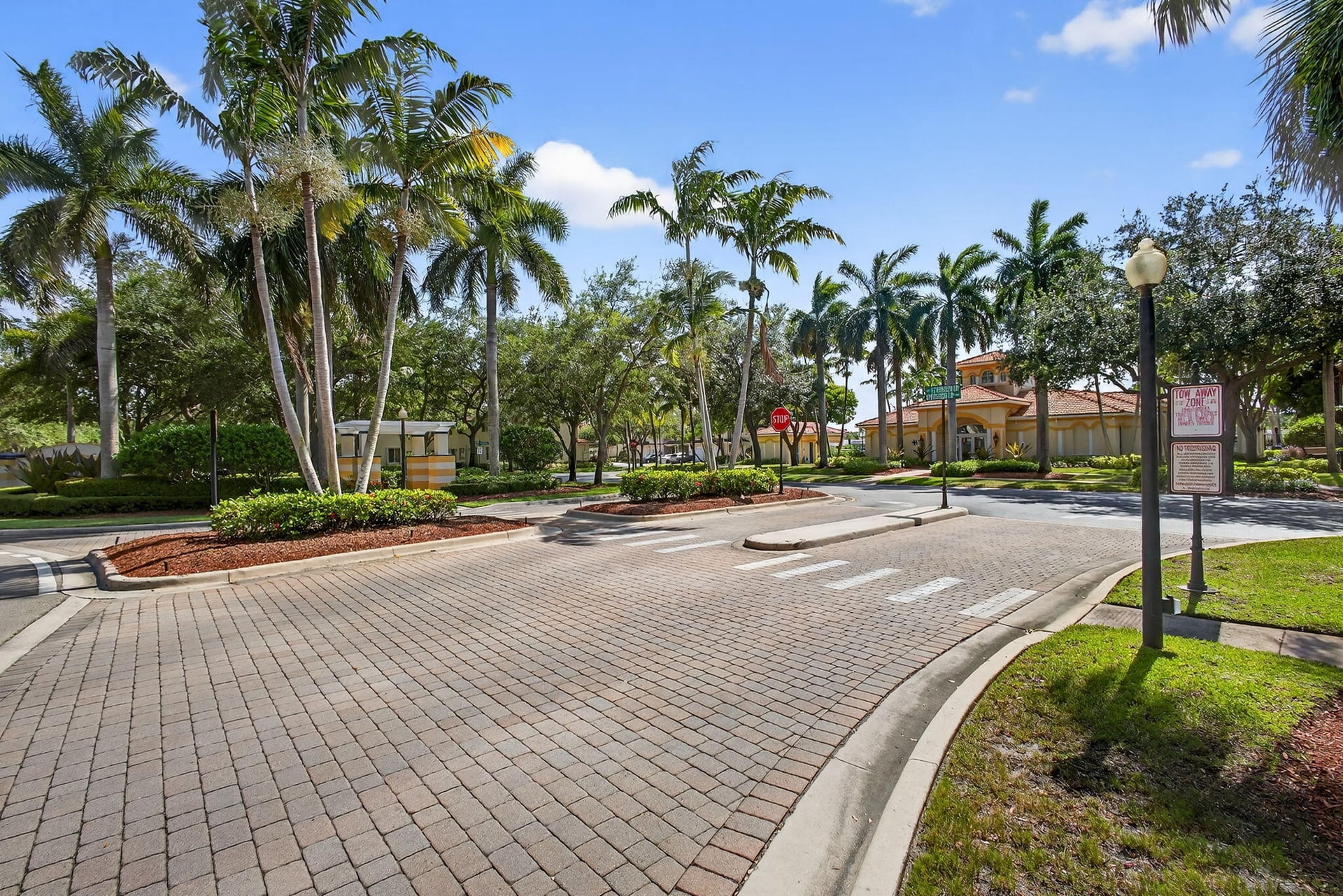 Residence photo 64